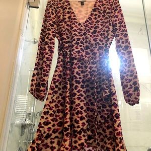 Long- sleeve cheetah print dress